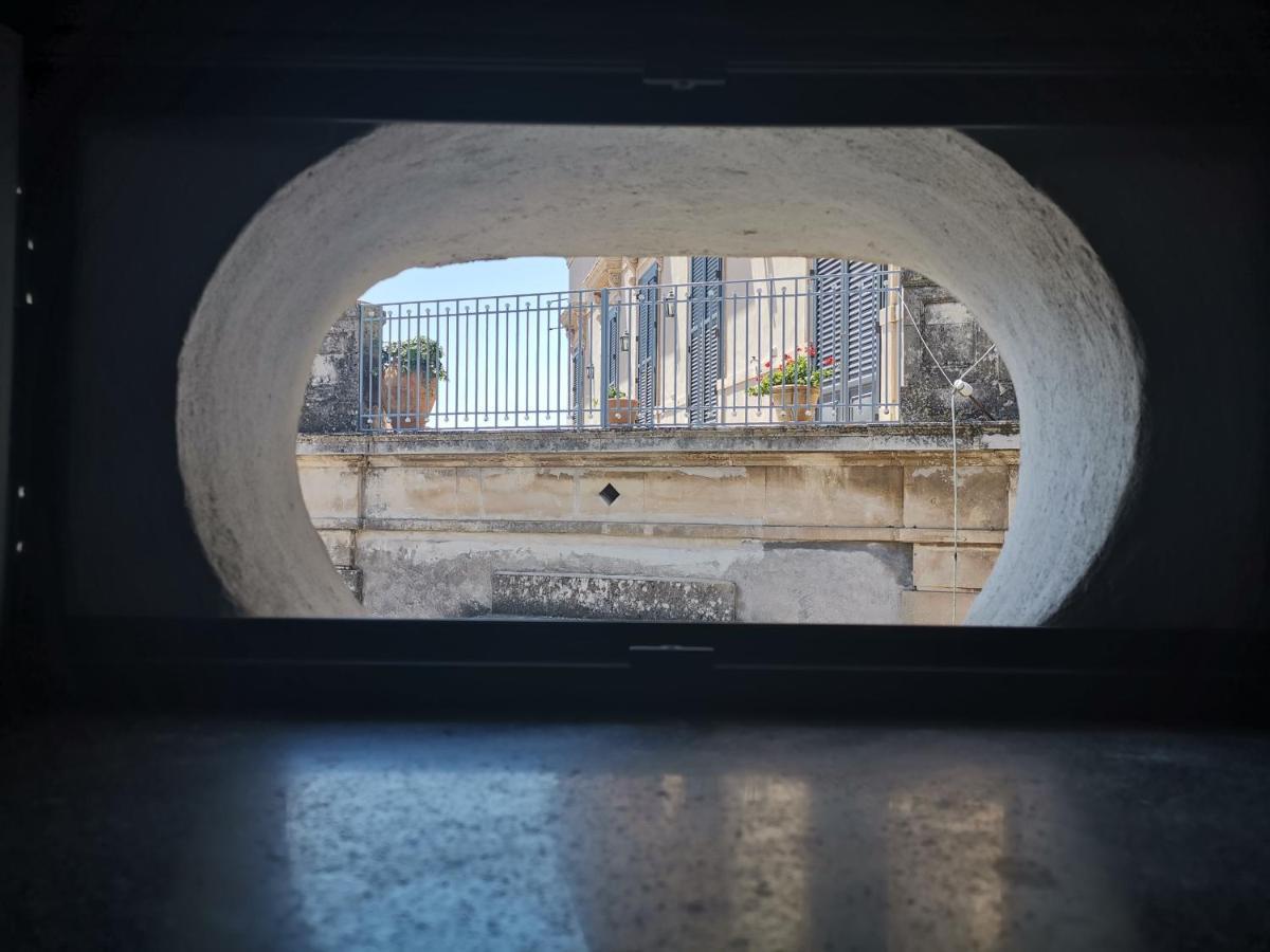 Palazzo Geremia - Le Dimore Dell'Antiquario Apartment อาชิเรอาเล ภายนอก รูปภาพ