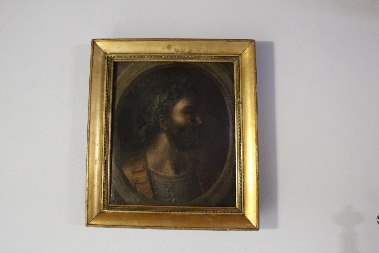 Palazzo Geremia - Le Dimore Dell'Antiquario Apartment อาชิเรอาเล ภายนอก รูปภาพ