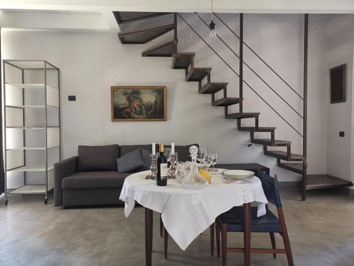 Palazzo Geremia - Le Dimore Dell'Antiquario Apartment อาชิเรอาเล ภายนอก รูปภาพ