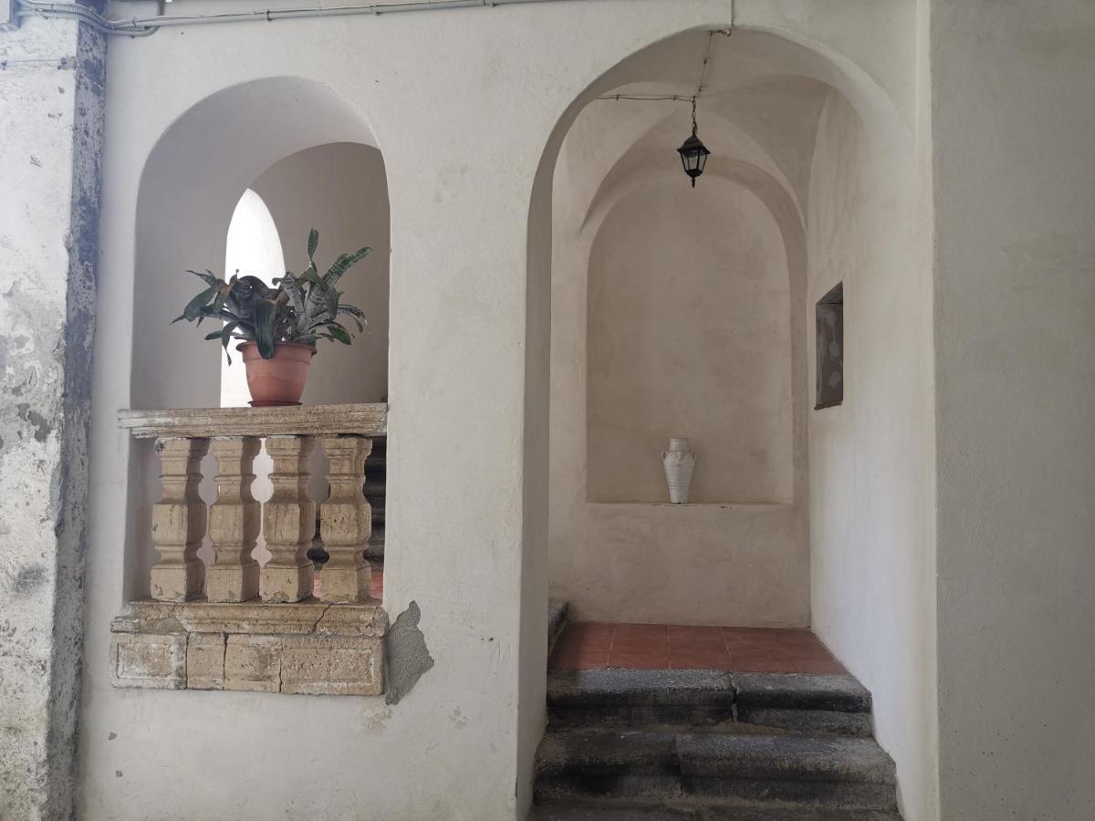 Palazzo Geremia - Le Dimore Dell'Antiquario Apartment อาชิเรอาเล ภายนอก รูปภาพ