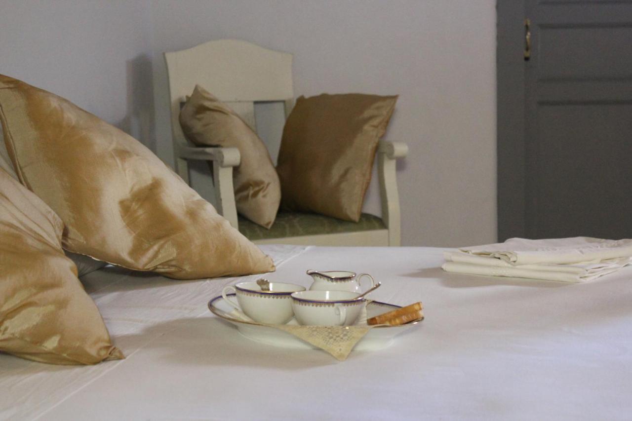 Palazzo Geremia - Le Dimore Dell'Antiquario Apartment อาชิเรอาเล ภายนอก รูปภาพ