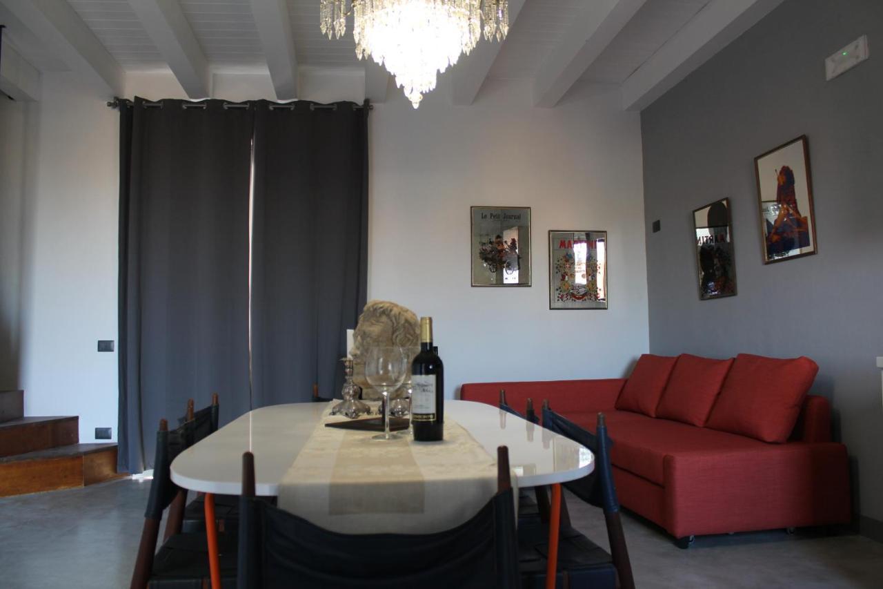 Palazzo Geremia - Le Dimore Dell'Antiquario Apartment อาชิเรอาเล ภายนอก รูปภาพ