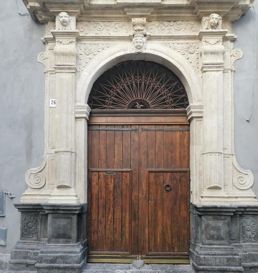 Palazzo Geremia - Le Dimore Dell'Antiquario Apartment อาชิเรอาเล ภายนอก รูปภาพ